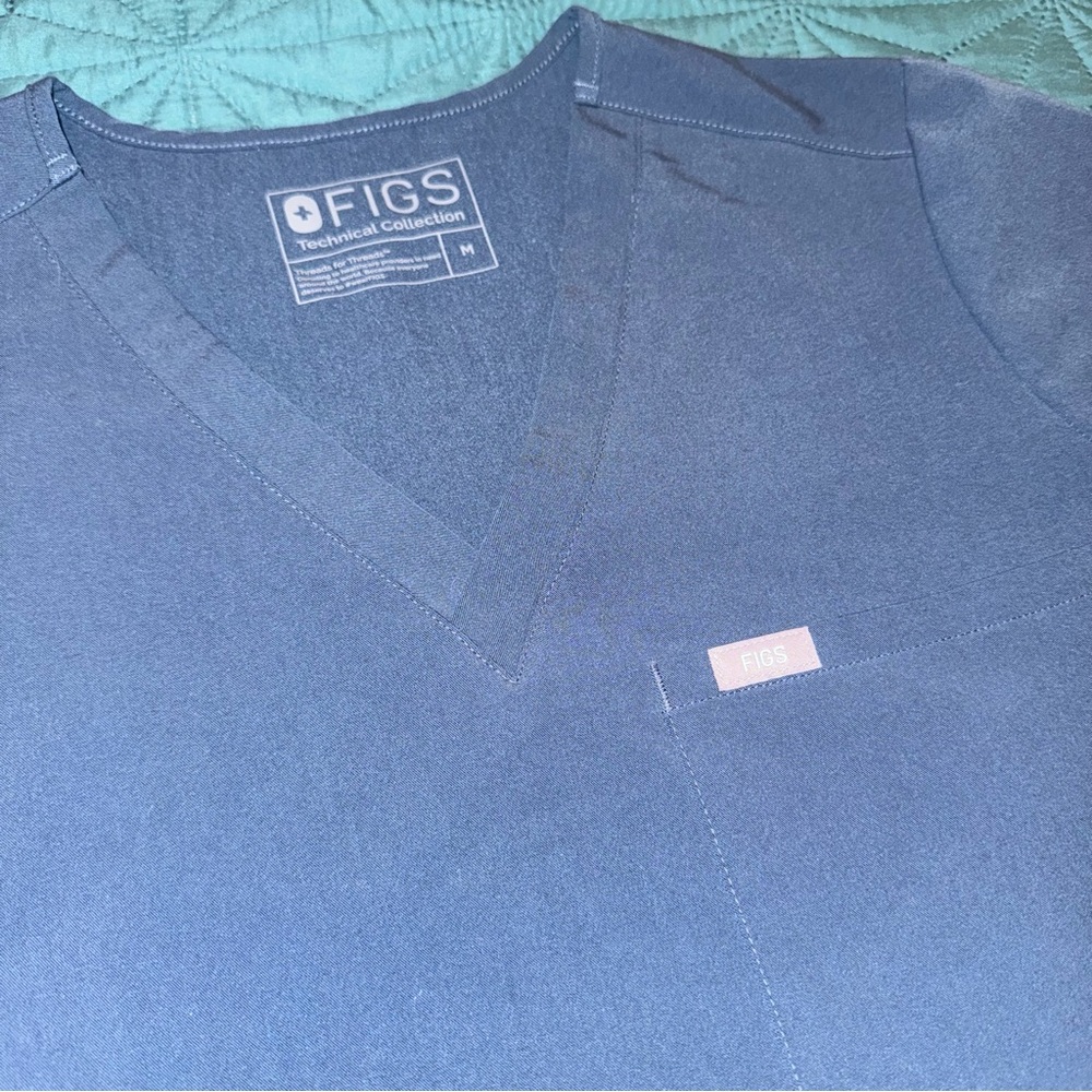 Figs V-Neck Scrub Top Women’s Medium M - Picture 4 of 5